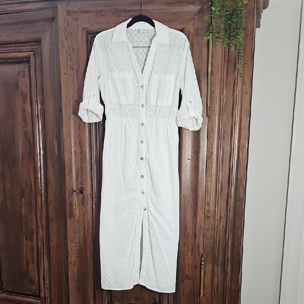 ZARA White Eyelet Button-Front Midi Dress – Size M